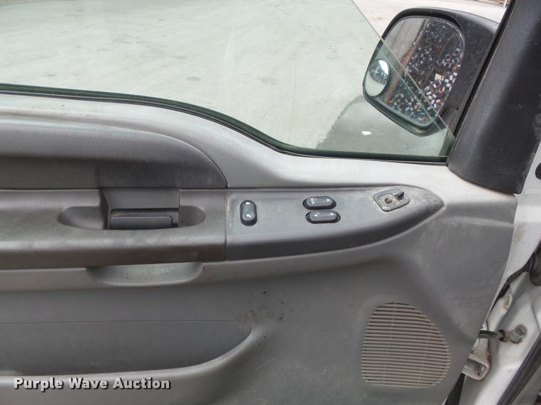 image for item K7662 2003 Ford F250 Super Duty pickup truck