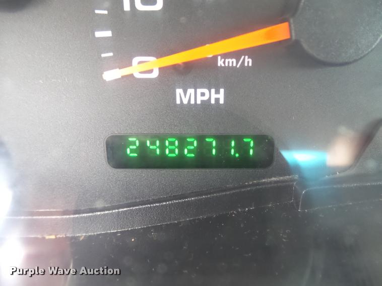 image for item K7662 2003 Ford F250 Super Duty pickup truck