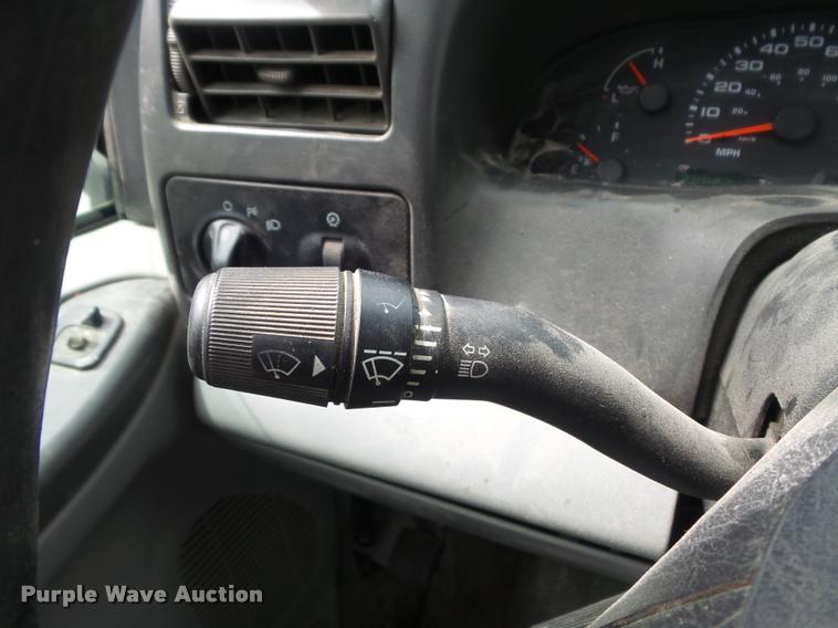 image for item K7662 2003 Ford F250 Super Duty pickup truck