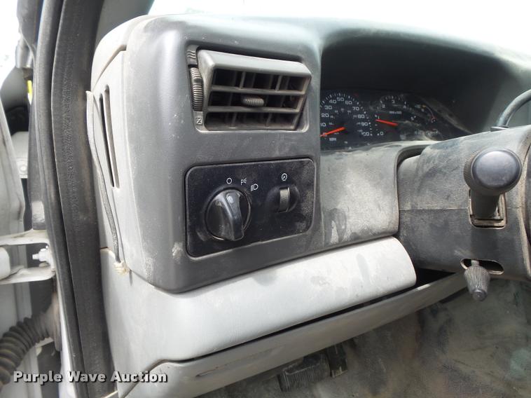 image for item K7662 2003 Ford F250 Super Duty pickup truck