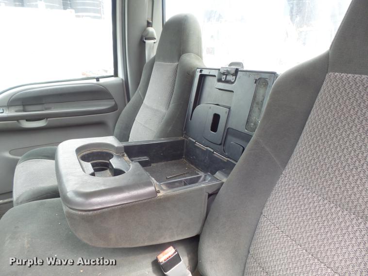 image for item K7662 2003 Ford F250 Super Duty pickup truck