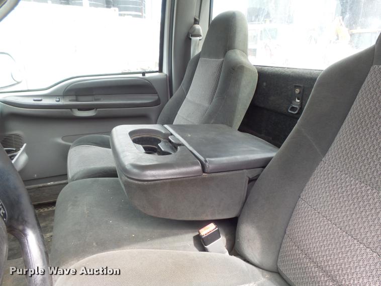 image for item K7662 2003 Ford F250 Super Duty pickup truck