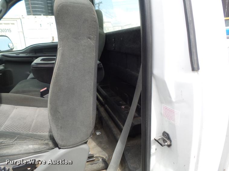 image for item K7662 2003 Ford F250 Super Duty pickup truck