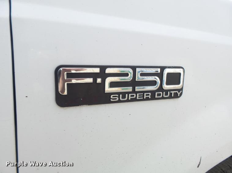 image for item K7662 2003 Ford F250 Super Duty pickup truck