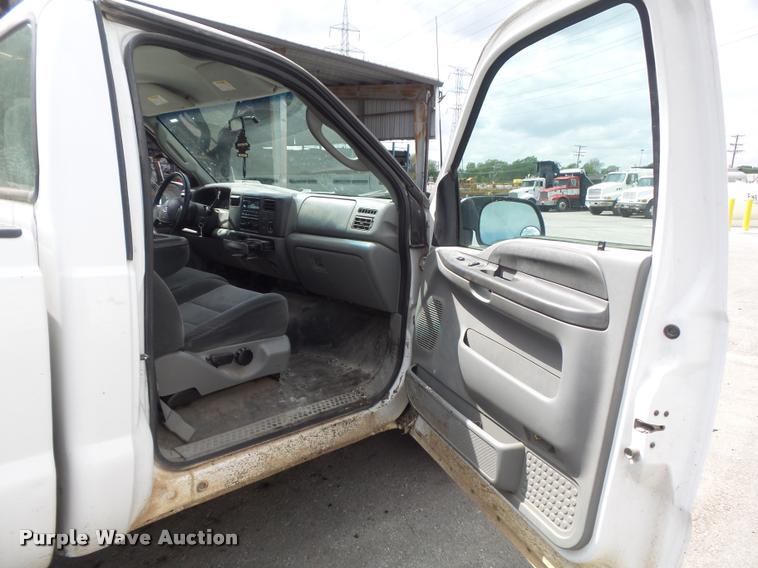 image for item K7662 2003 Ford F250 Super Duty pickup truck