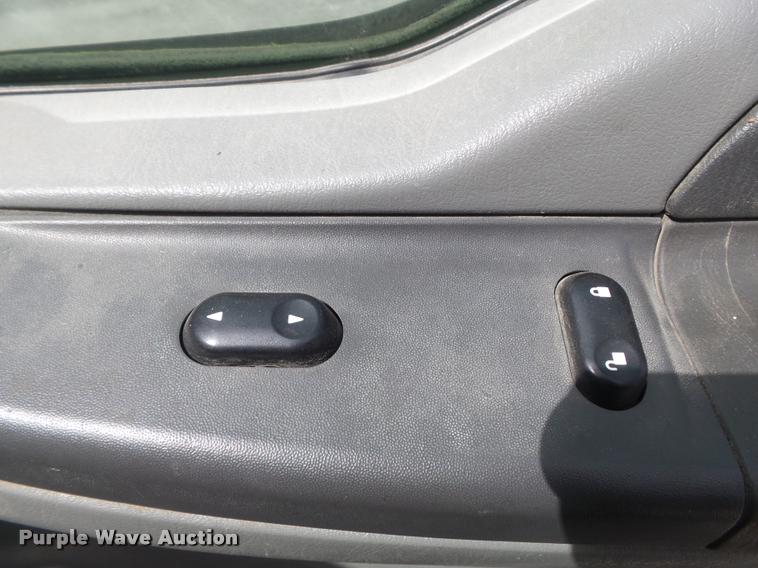 image for item K7662 2003 Ford F250 Super Duty pickup truck