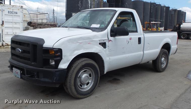 image for item K7663 2008 Ford F250 Super Duty XL pickup truck