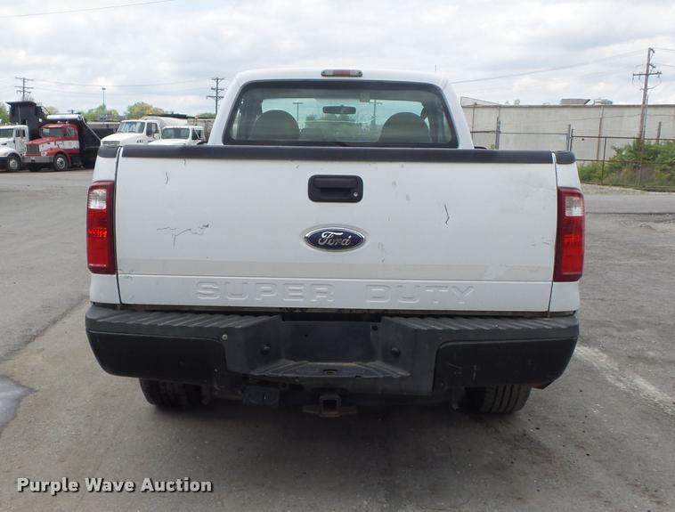 image for item K7663 2008 Ford F250 Super Duty XL pickup truck