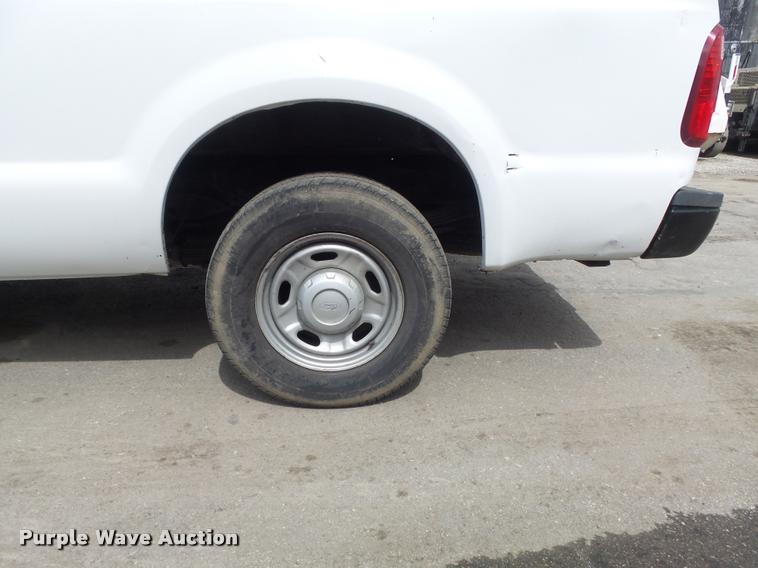 image for item K7663 2008 Ford F250 Super Duty XL pickup truck