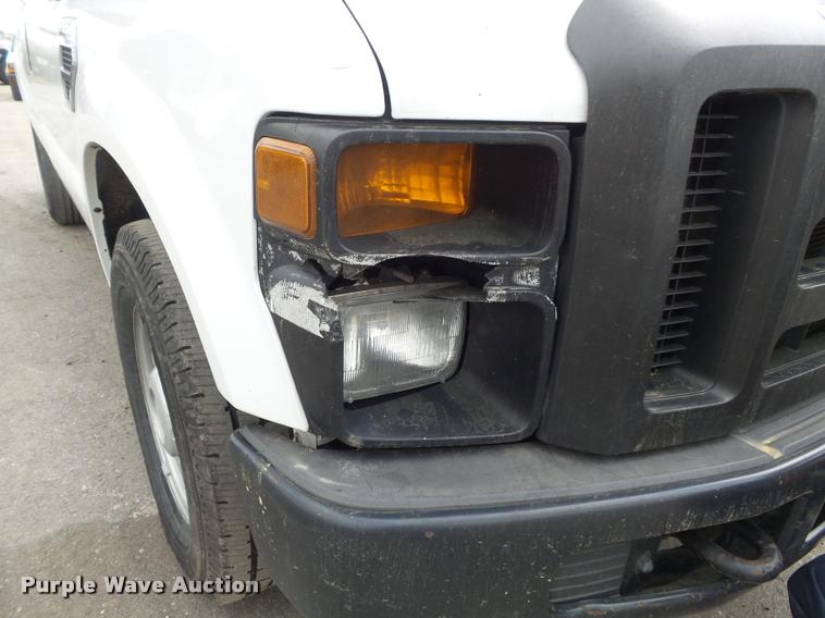 image for item K7663 2008 Ford F250 Super Duty XL pickup truck