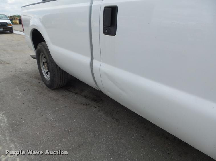 image for item K7663 2008 Ford F250 Super Duty XL pickup truck