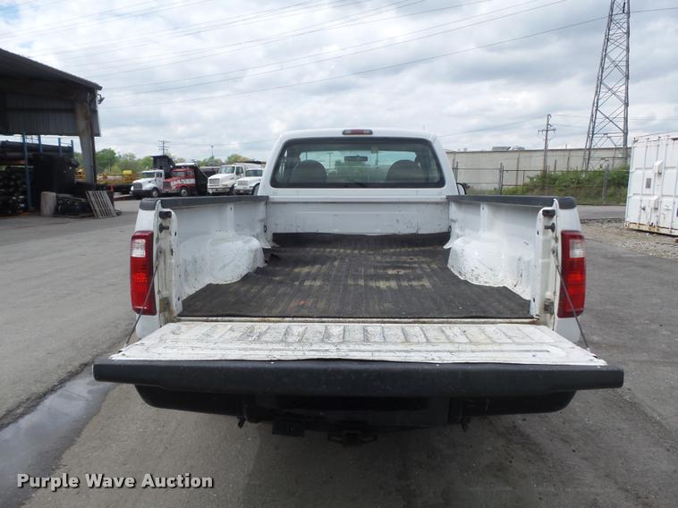 image for item K7663 2008 Ford F250 Super Duty XL pickup truck