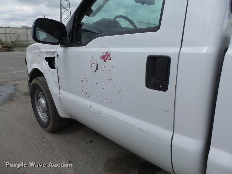 image for item K7663 2008 Ford F250 Super Duty XL pickup truck