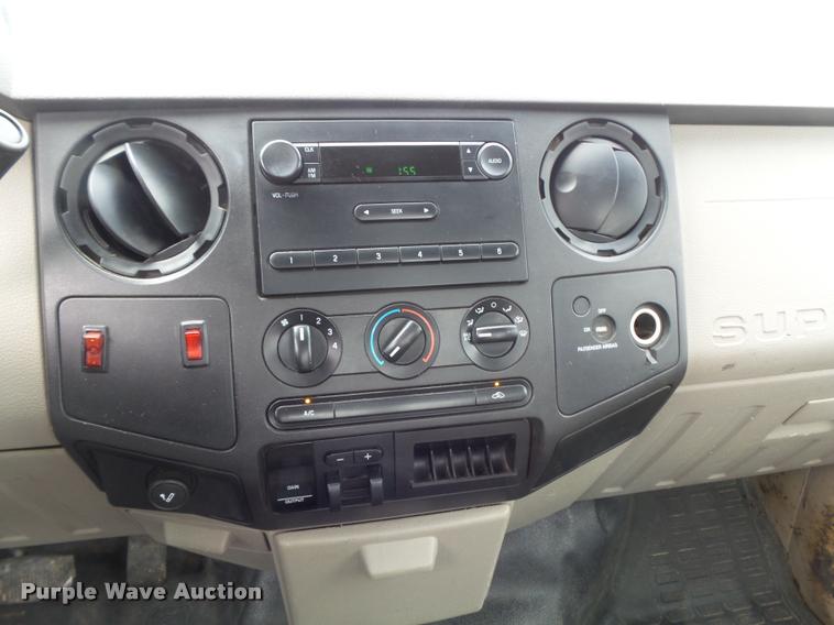 image for item K7663 2008 Ford F250 Super Duty XL pickup truck