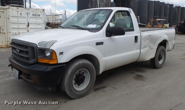 image for item K7664 2001 Ford F250 Super Duty XL pickup truck