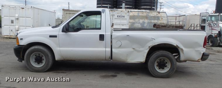image for item K7664 2001 Ford F250 Super Duty XL pickup truck