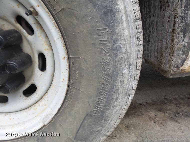 image for item K7664 2001 Ford F250 Super Duty XL pickup truck