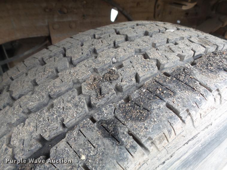 image for item K7664 2001 Ford F250 Super Duty XL pickup truck