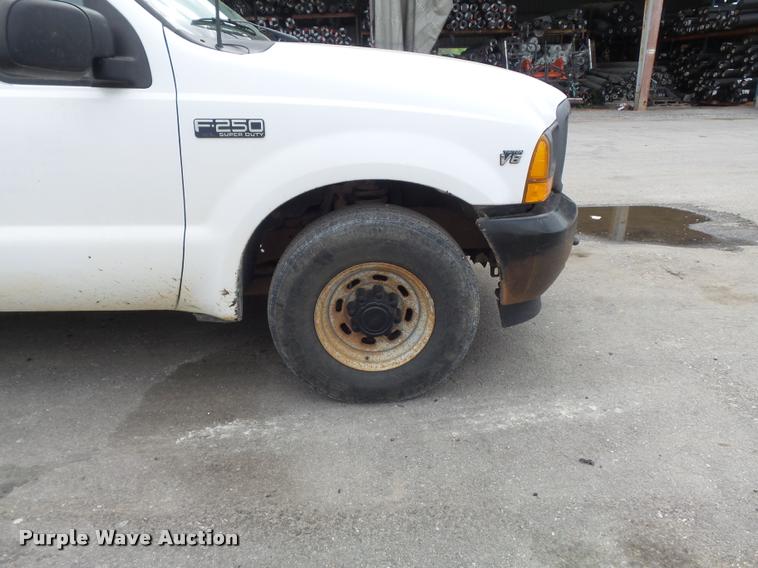 image for item K7664 2001 Ford F250 Super Duty XL pickup truck