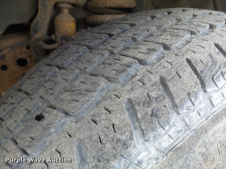 image for item K7664 2001 Ford F250 Super Duty XL pickup truck