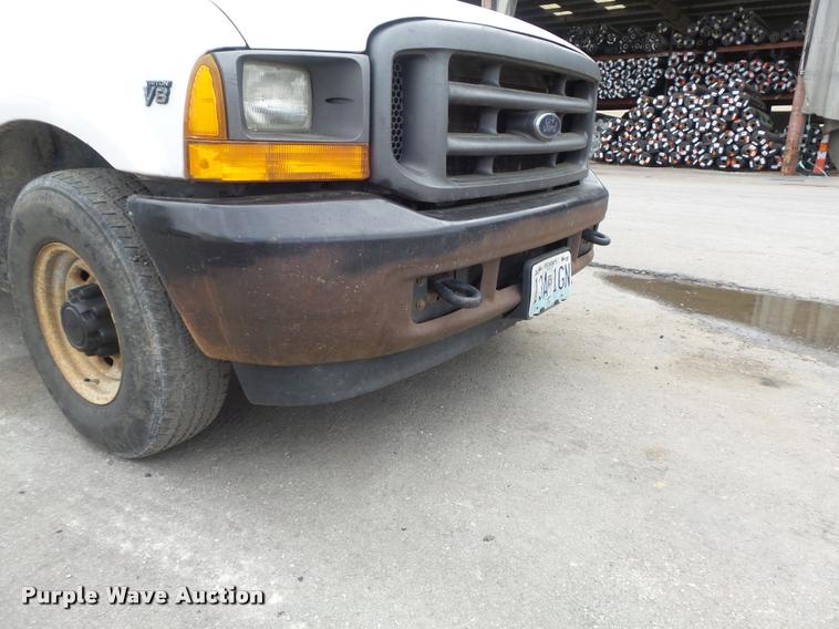 image for item K7664 2001 Ford F250 Super Duty XL pickup truck