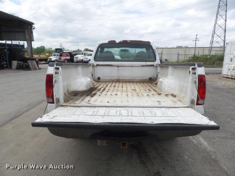 image for item K7664 2001 Ford F250 Super Duty XL pickup truck