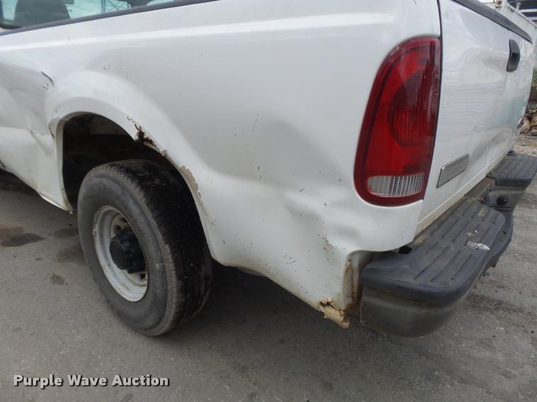 image for item K7664 2001 Ford F250 Super Duty XL pickup truck