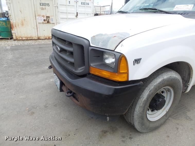 image for item K7664 2001 Ford F250 Super Duty XL pickup truck