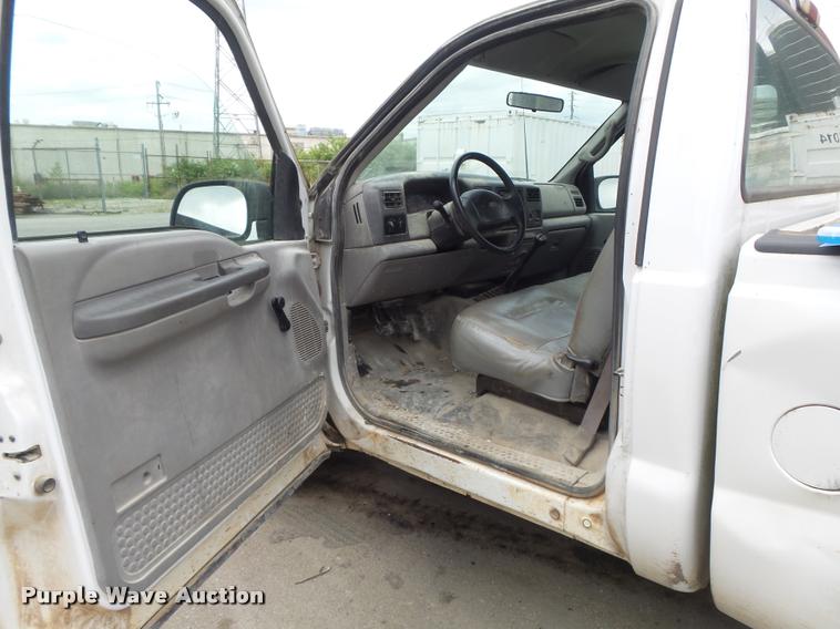 image for item K7664 2001 Ford F250 Super Duty XL pickup truck