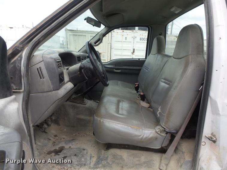 image for item K7664 2001 Ford F250 Super Duty XL pickup truck