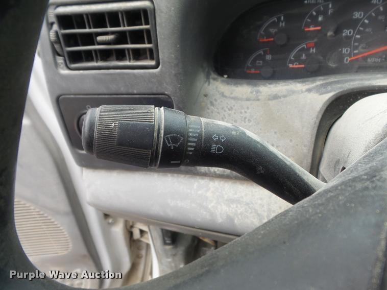 image for item K7664 2001 Ford F250 Super Duty XL pickup truck