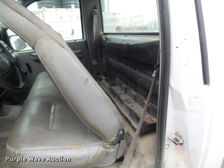 image for item K7664 2001 Ford F250 Super Duty XL pickup truck