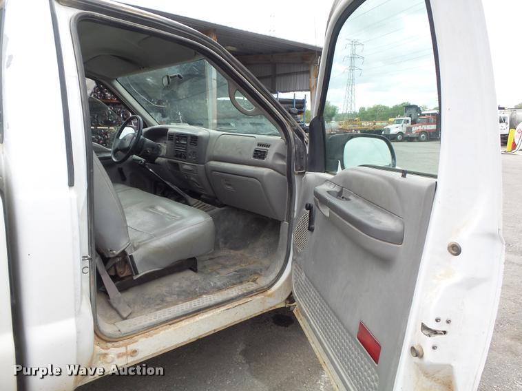 image for item K7664 2001 Ford F250 Super Duty XL pickup truck