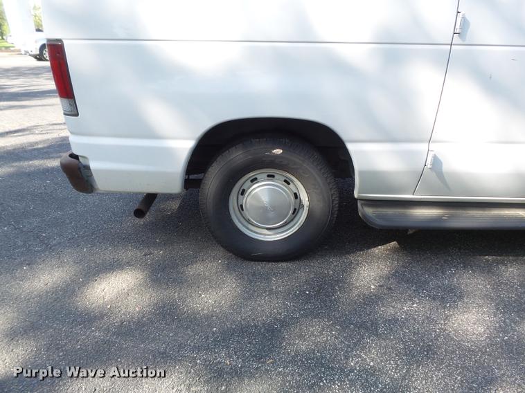 image for item K7666 2002 Ford Econoline E150 XL handicap accessible van