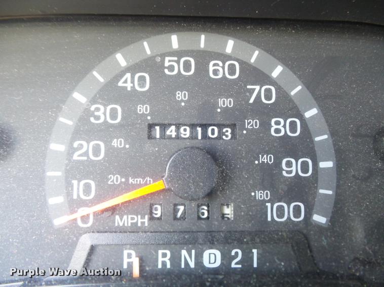 image for item K7666 2002 Ford Econoline E150 XL handicap accessible van