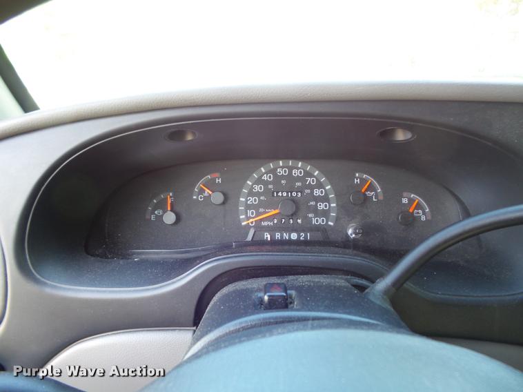 image for item K7666 2002 Ford Econoline E150 XL handicap accessible van