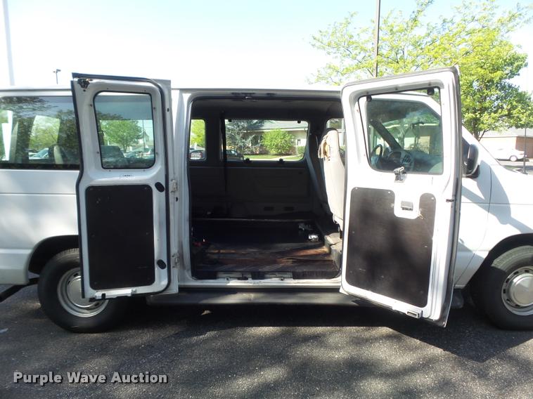 image for item K7666 2002 Ford Econoline E150 XL handicap accessible van