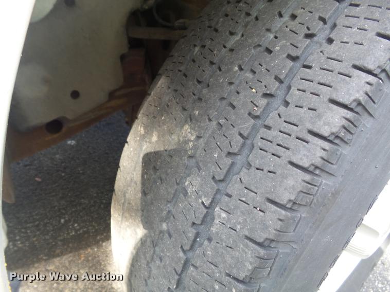 image for item K7667 2003 Chevrolet Express 3500 Extended van