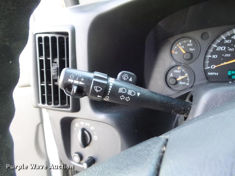 image for item K7667 2003 Chevrolet Express 3500 Extended van