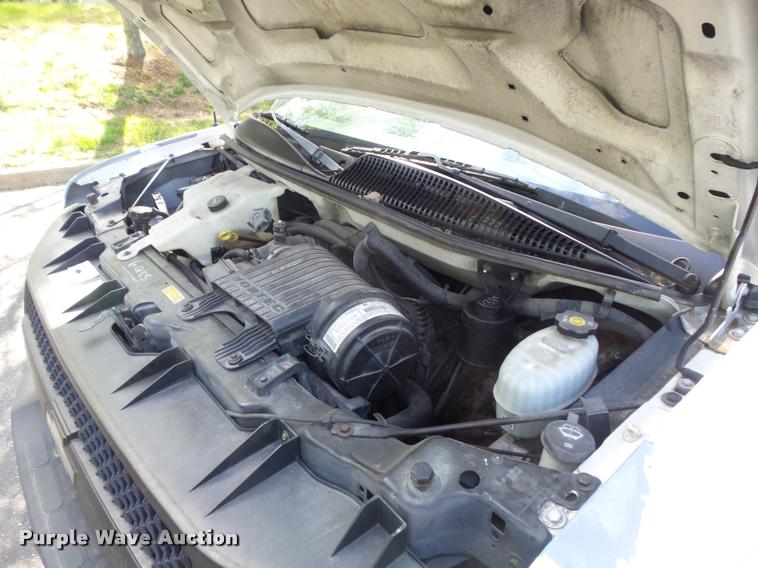 image for item K7667 2003 Chevrolet Express 3500 Extended van