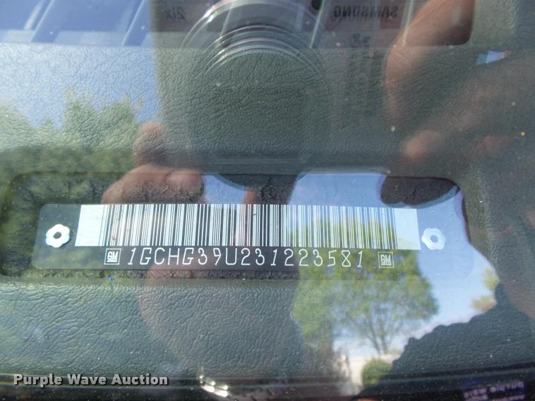 image for item K7667 2003 Chevrolet Express 3500 Extended van