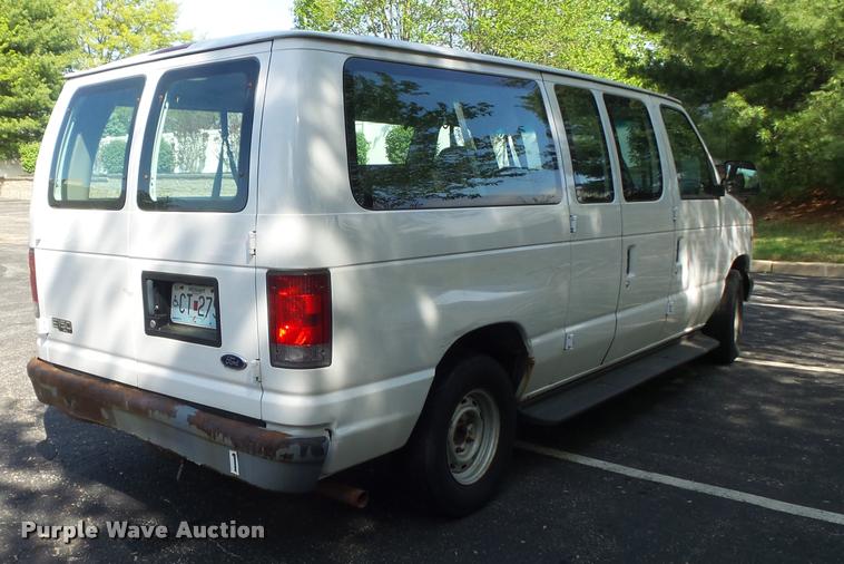 image for item K7668 2001 Ford Econoline E150 XL van