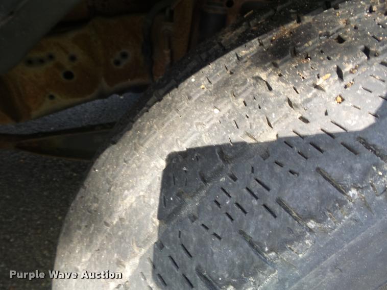 image for item K7668 2001 Ford Econoline E150 XL van