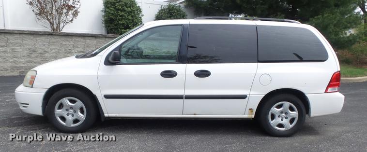 image for item K7672 2005 Ford Freestar van