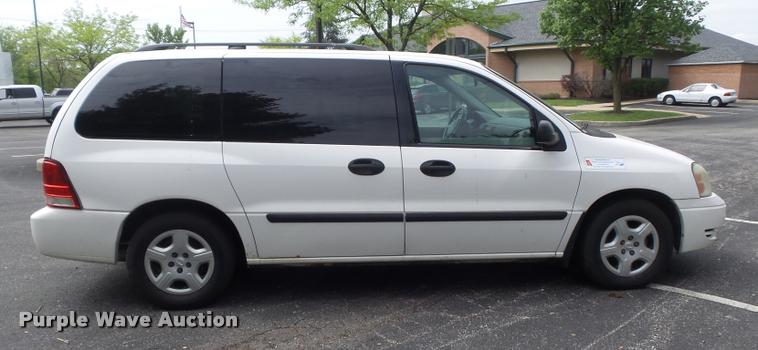 image for item K7672 2005 Ford Freestar van