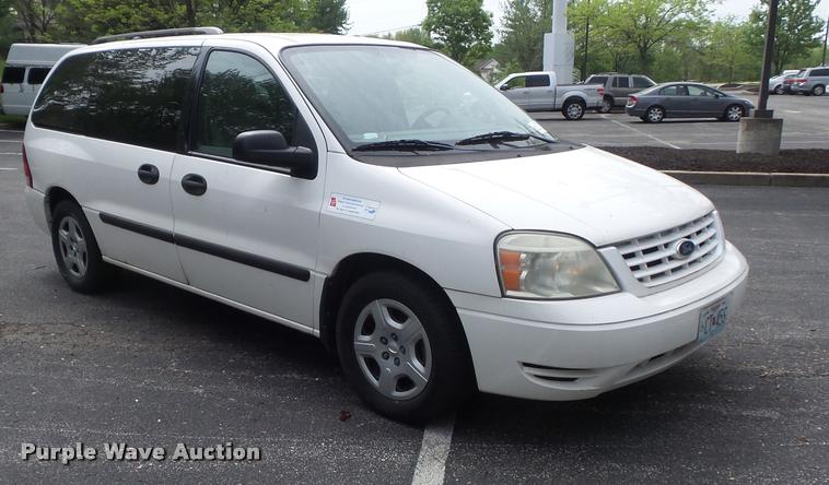 image for item K7672 2005 Ford Freestar van