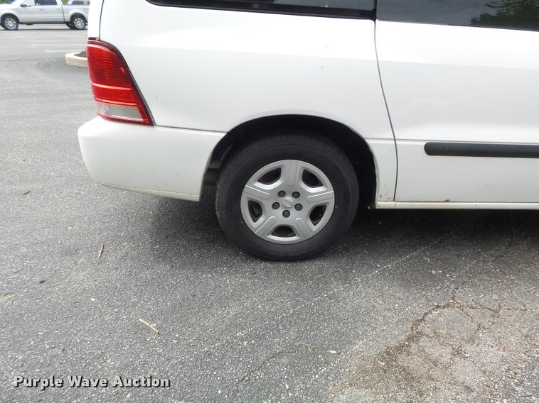 image for item K7672 2005 Ford Freestar van