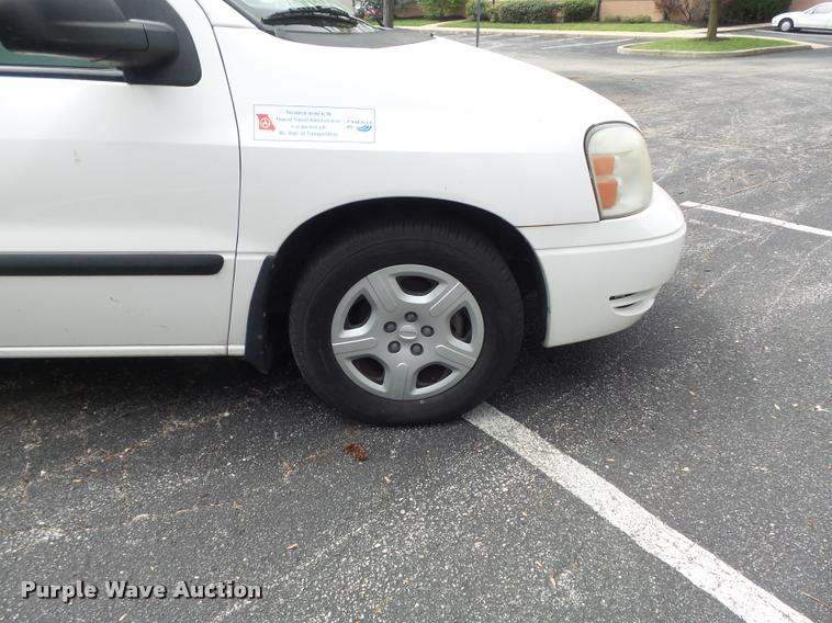 image for item K7672 2005 Ford Freestar van