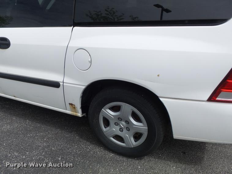 image for item K7672 2005 Ford Freestar van