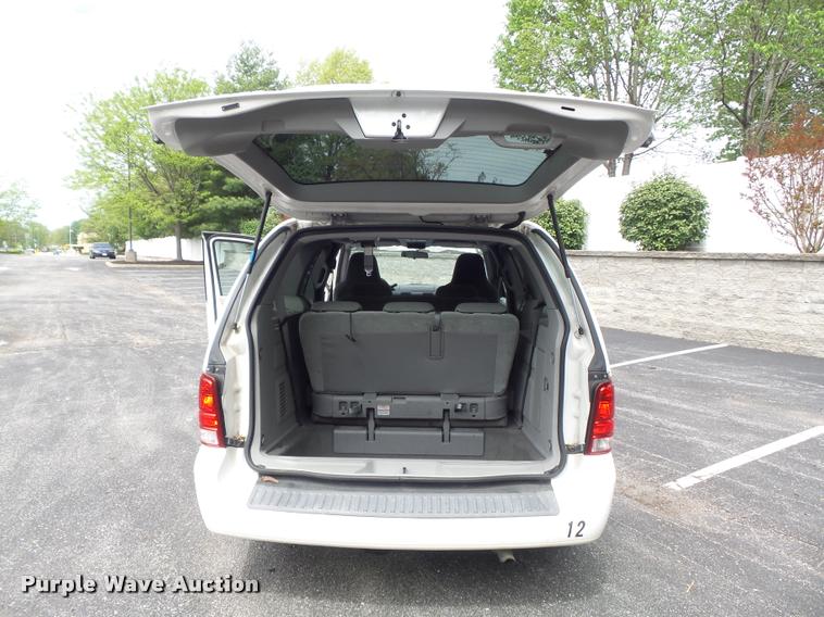 image for item K7672 2005 Ford Freestar van